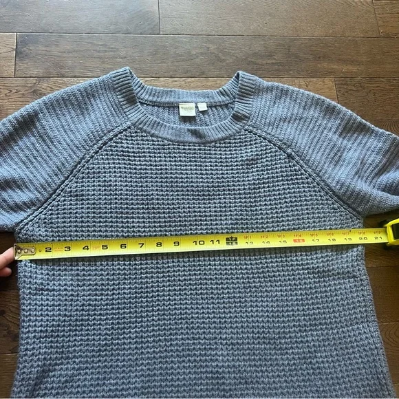 Twik Sweater - Picture 10 of 11